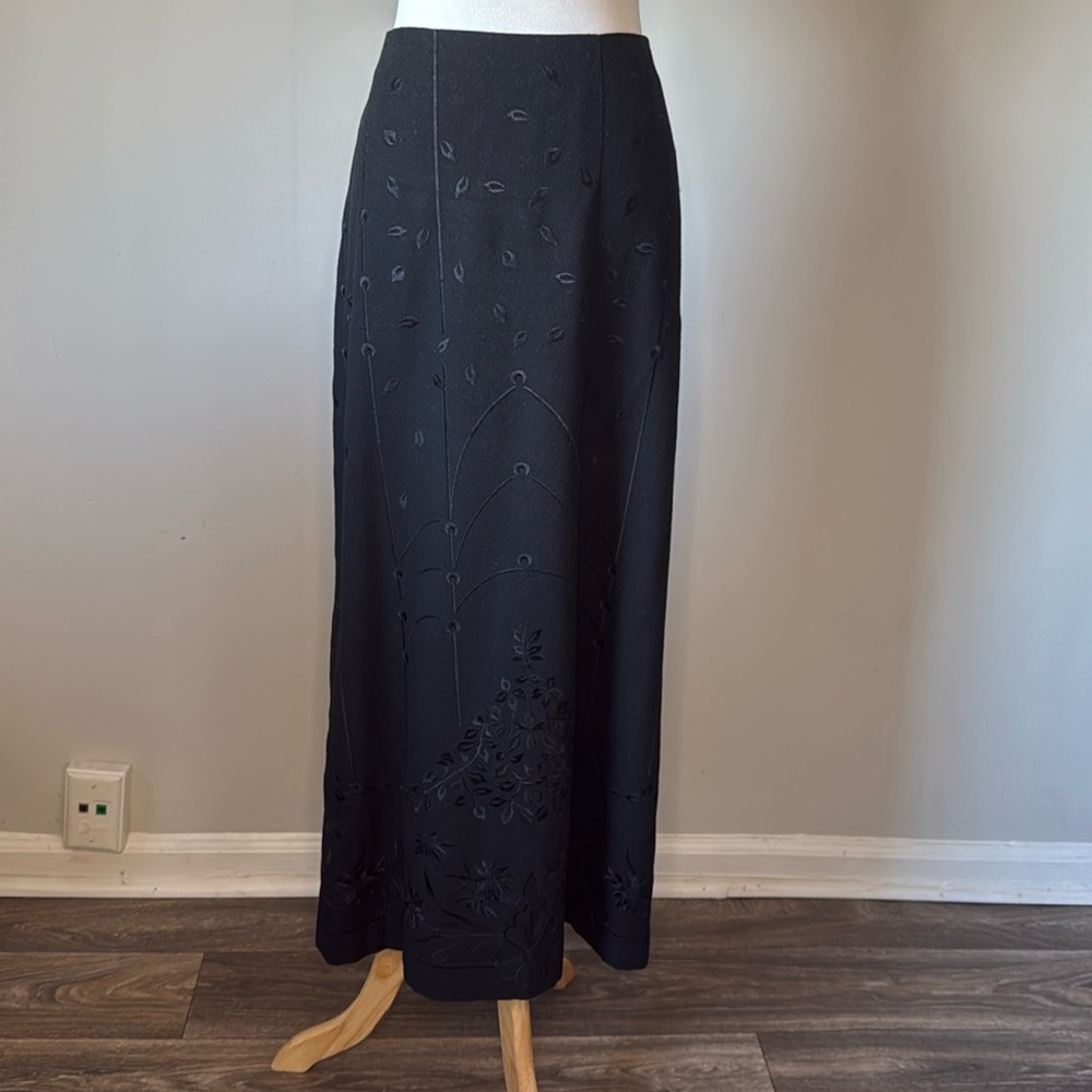 Talbots Black Wool Embroidered Skirt sz 10P